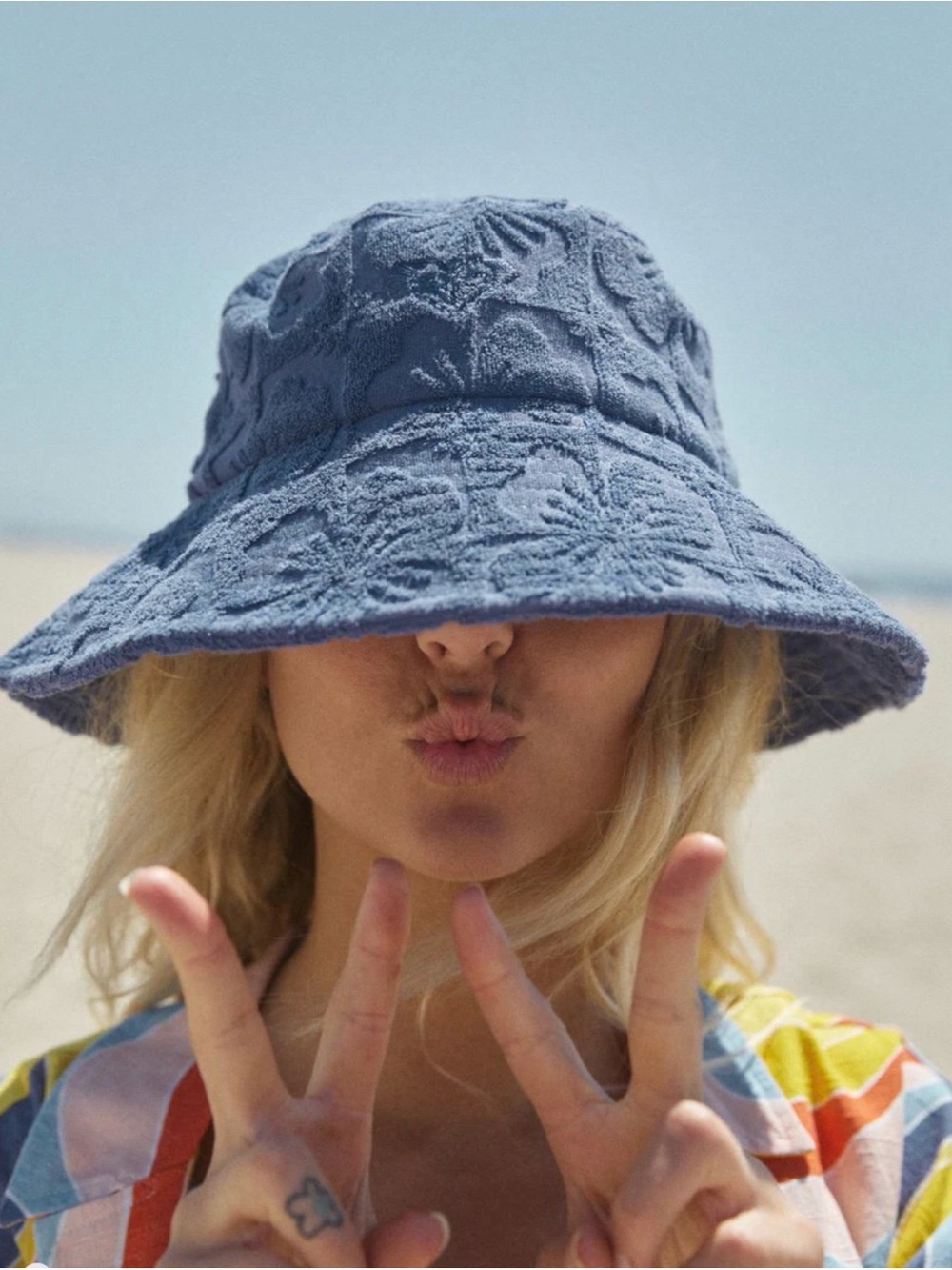 Roxy terry bucket hat